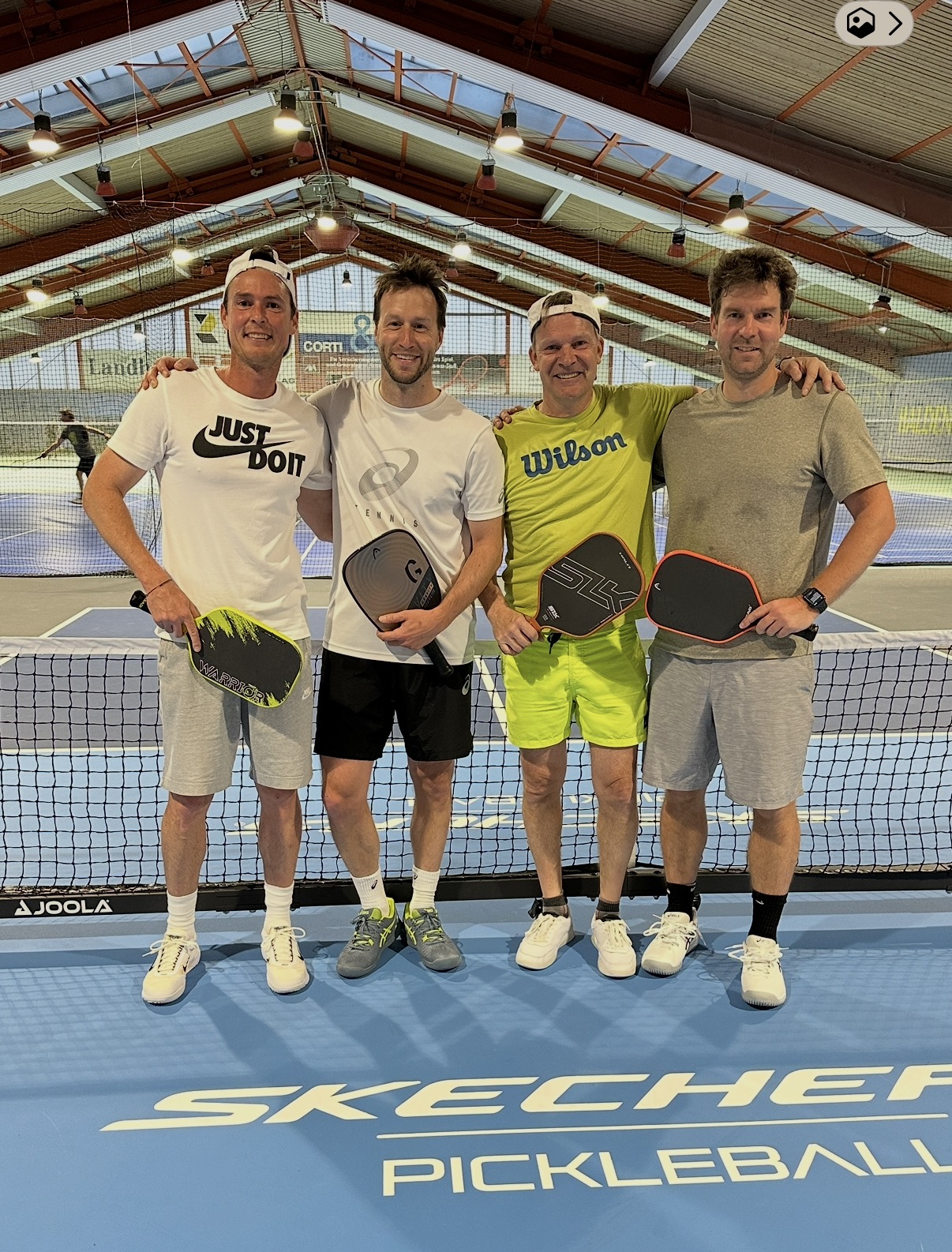 Eine gemeinsame Spielrunde – Gruppenfoto aus Andrés Pickleball-Archiv