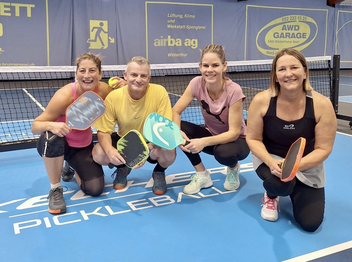 Gemeinsam auf dem Court – Gruppenfoto aus Andrés Pickleball-Archiv
