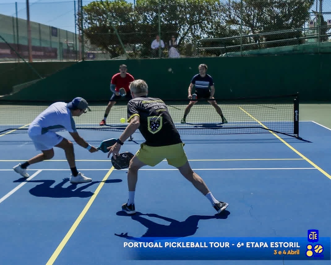 Doppel · Ballwechsel auf dem Outdoor-Court